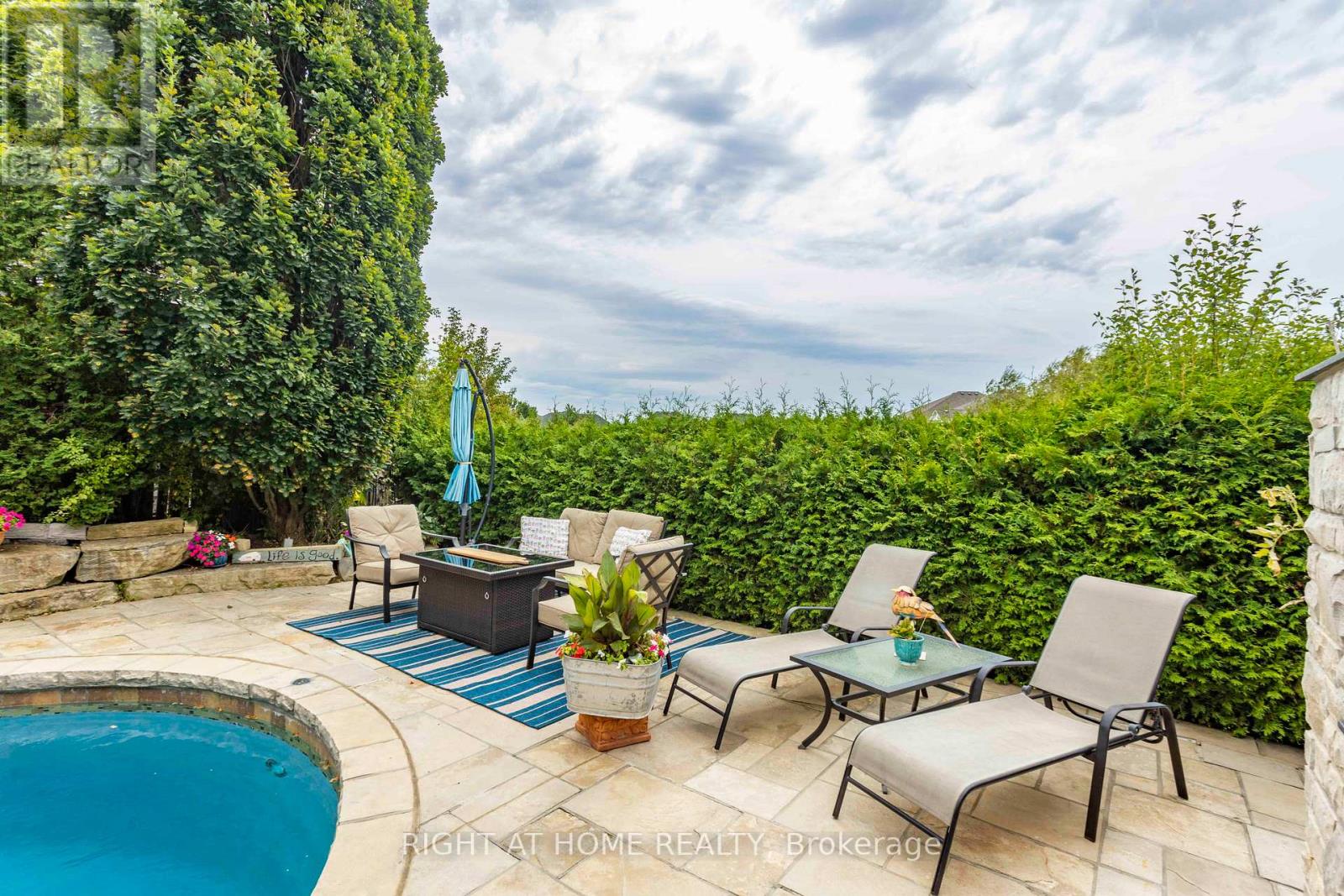27 LENNON CRT