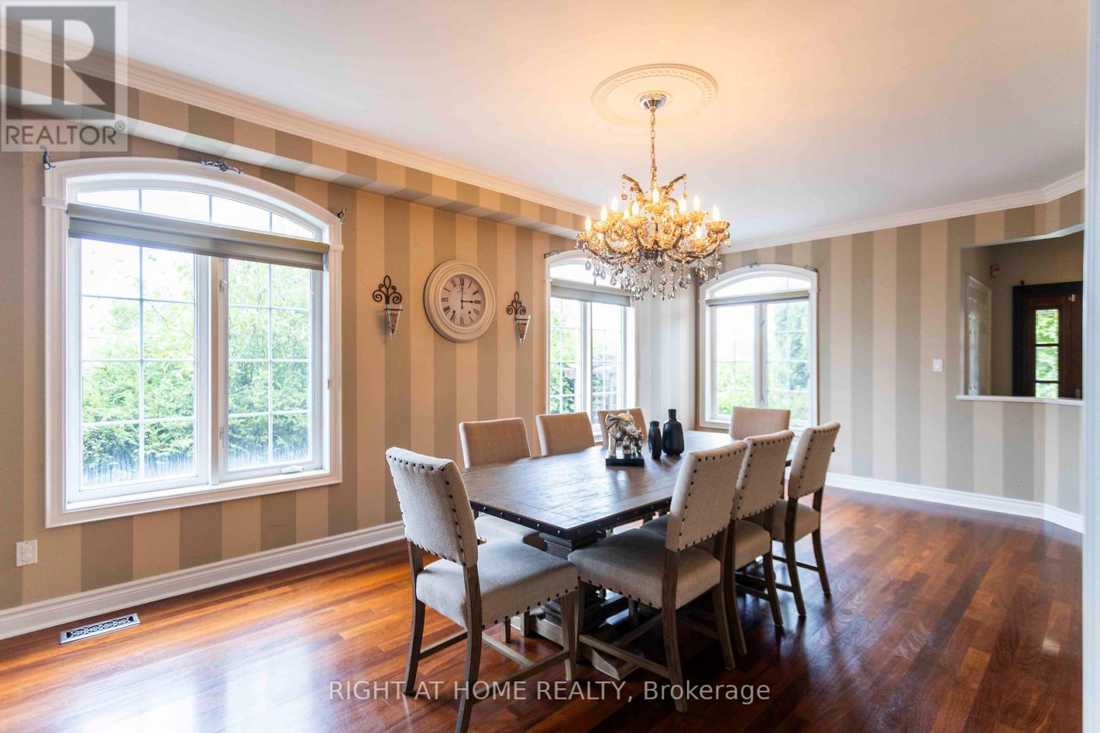 27 LENNON CRT