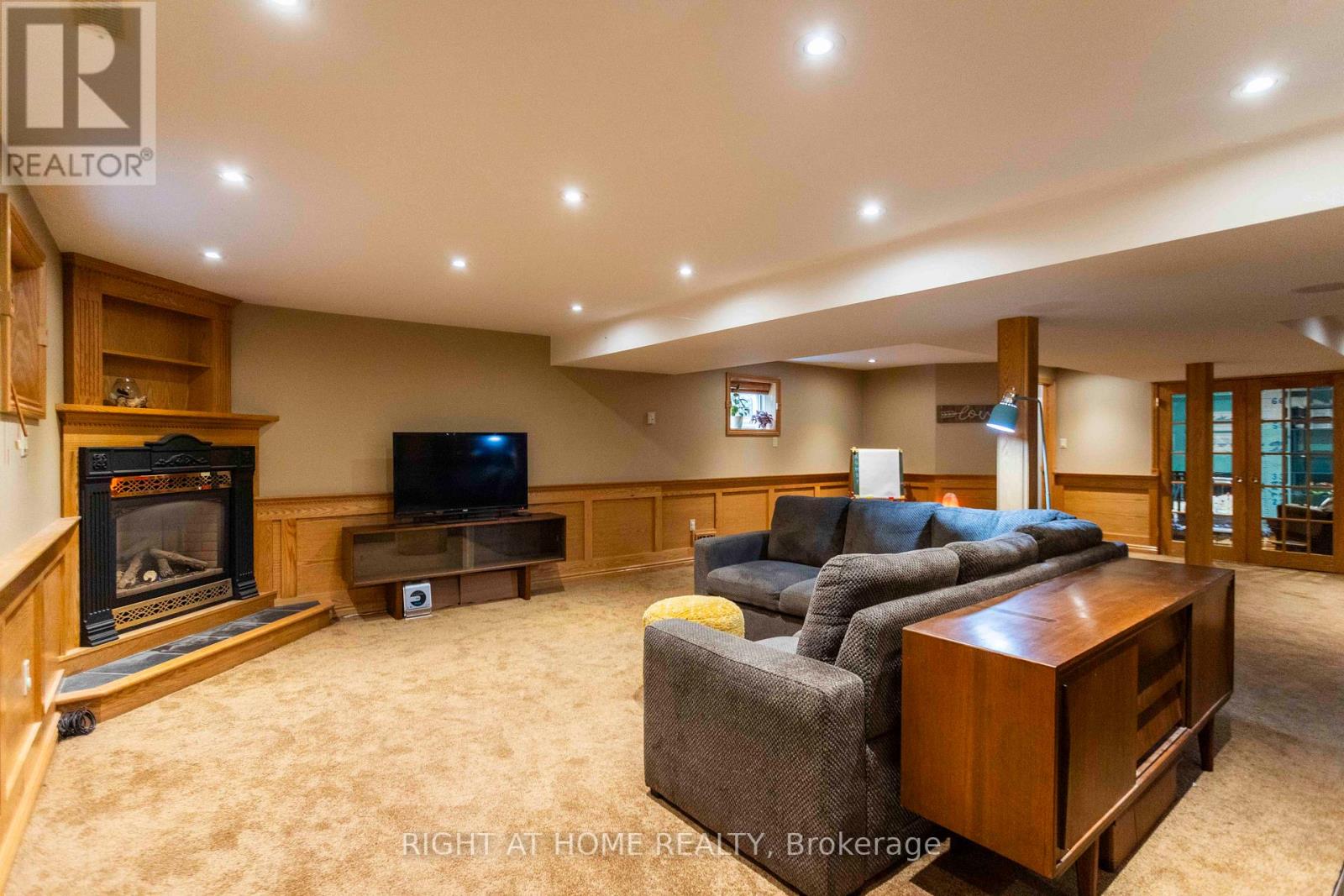 27 LENNON CRT