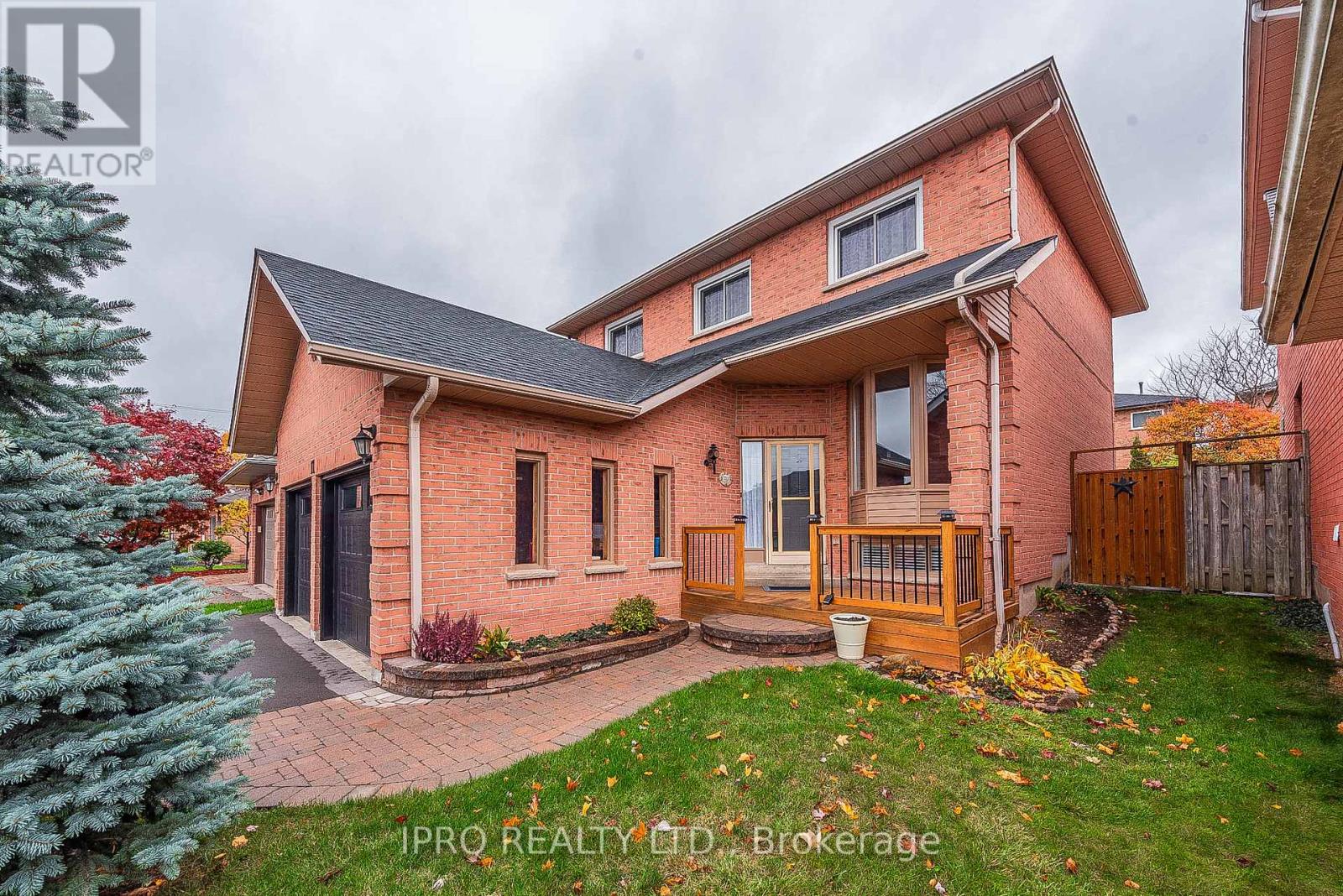 11 MURKAR CRES