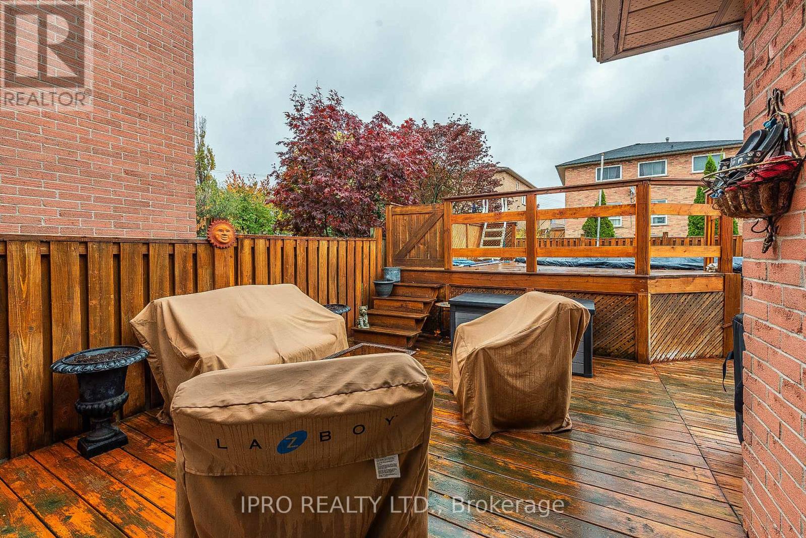11 MURKAR CRES