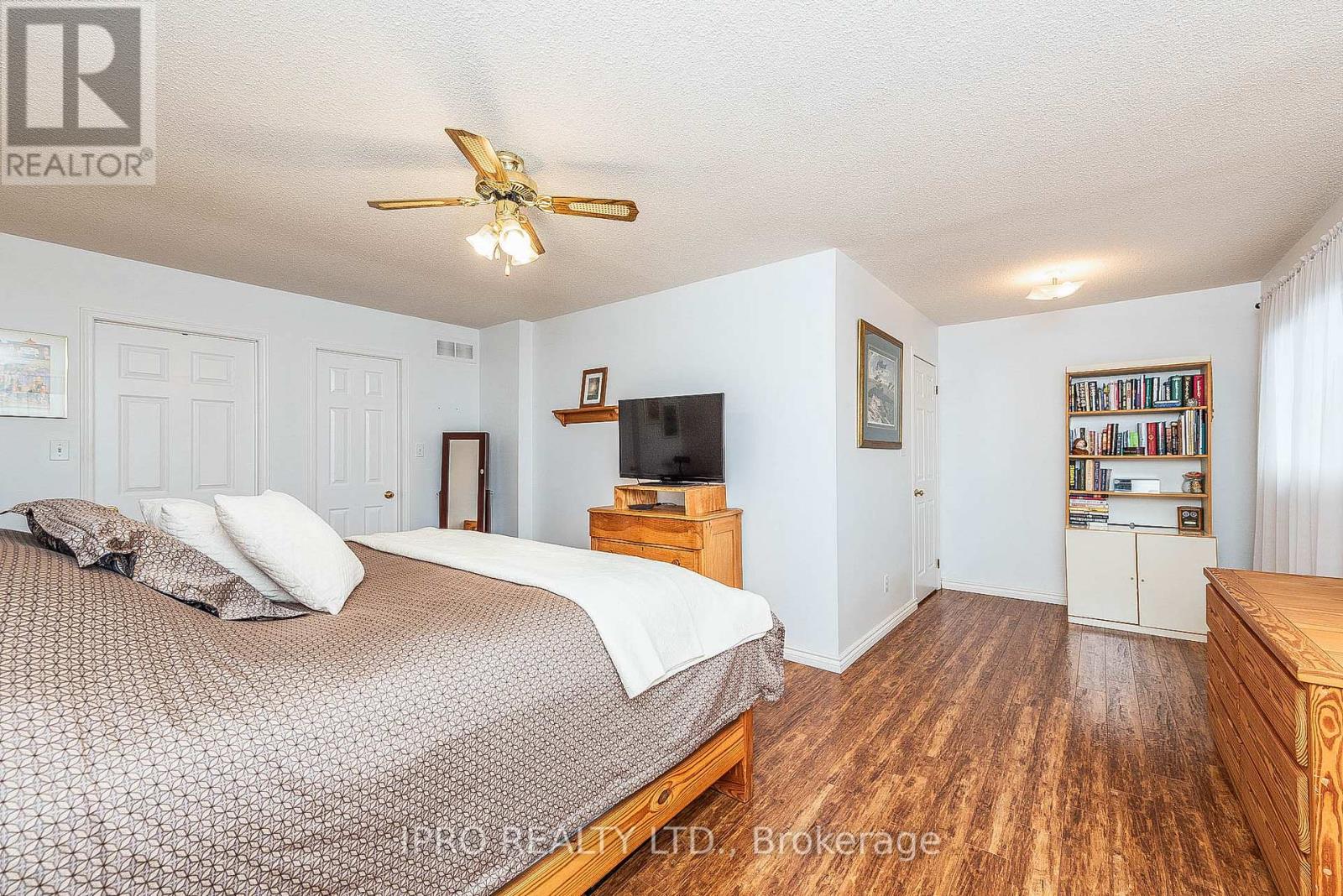 11 MURKAR CRES