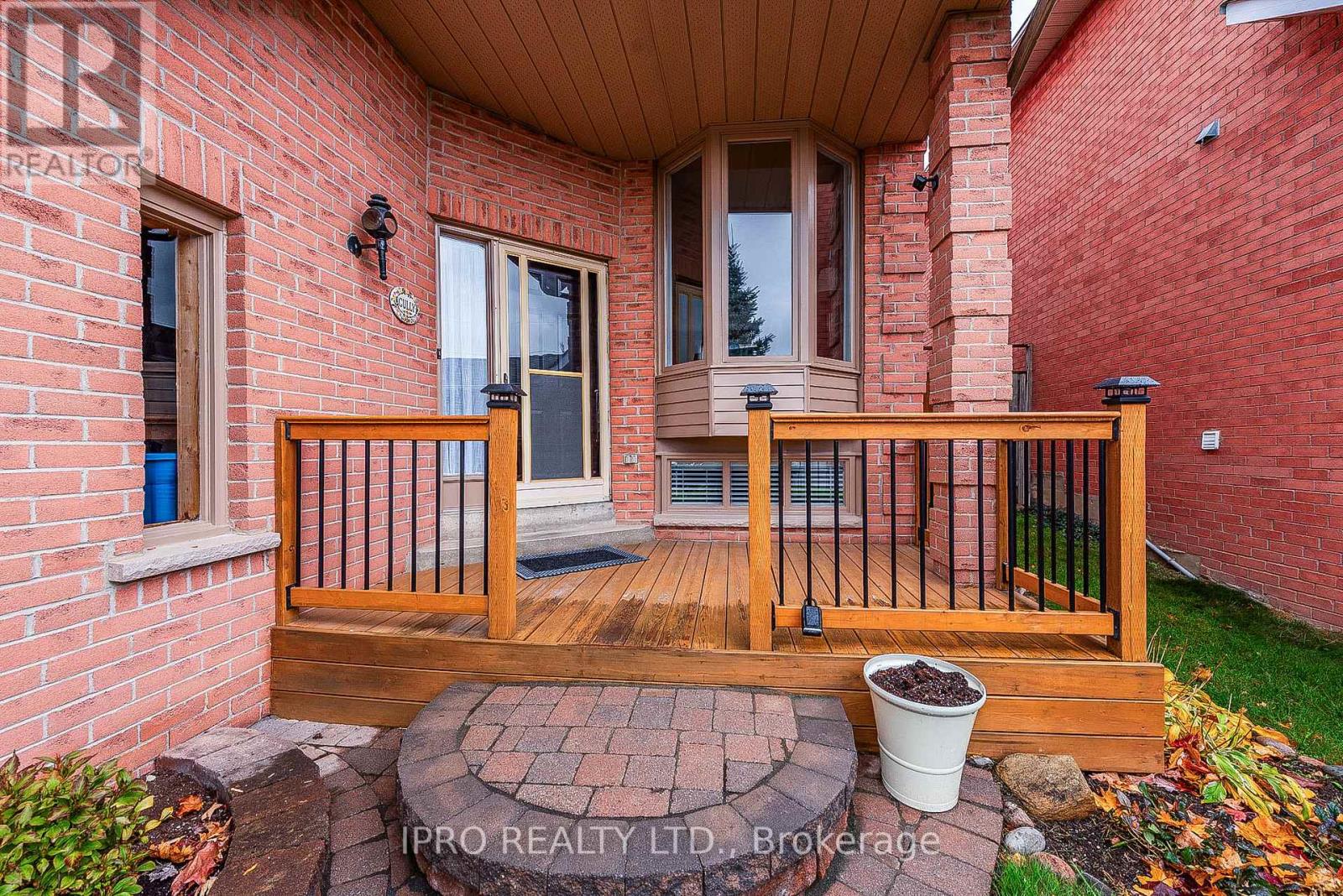 11 MURKAR CRES