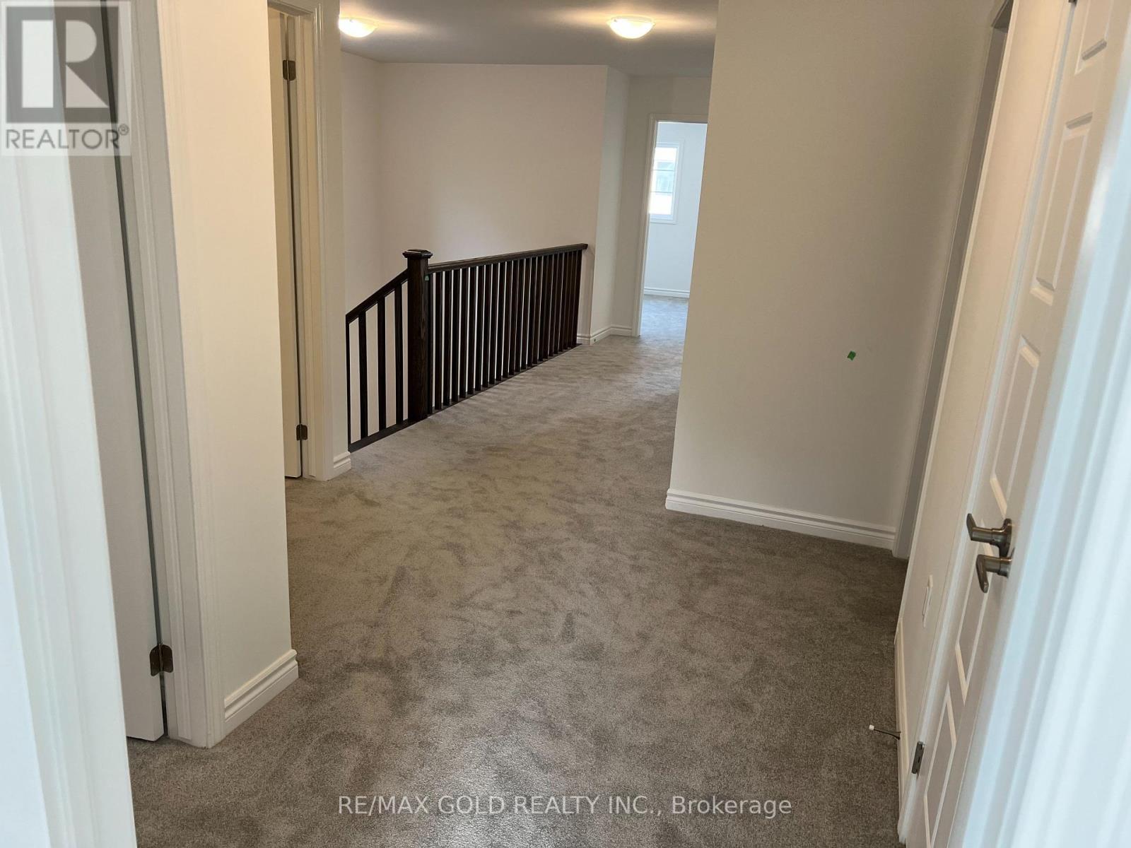 1582 HONEY LOCUST PL