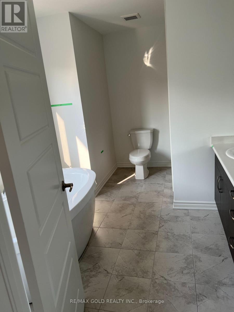 1582 HONEY LOCUST PL