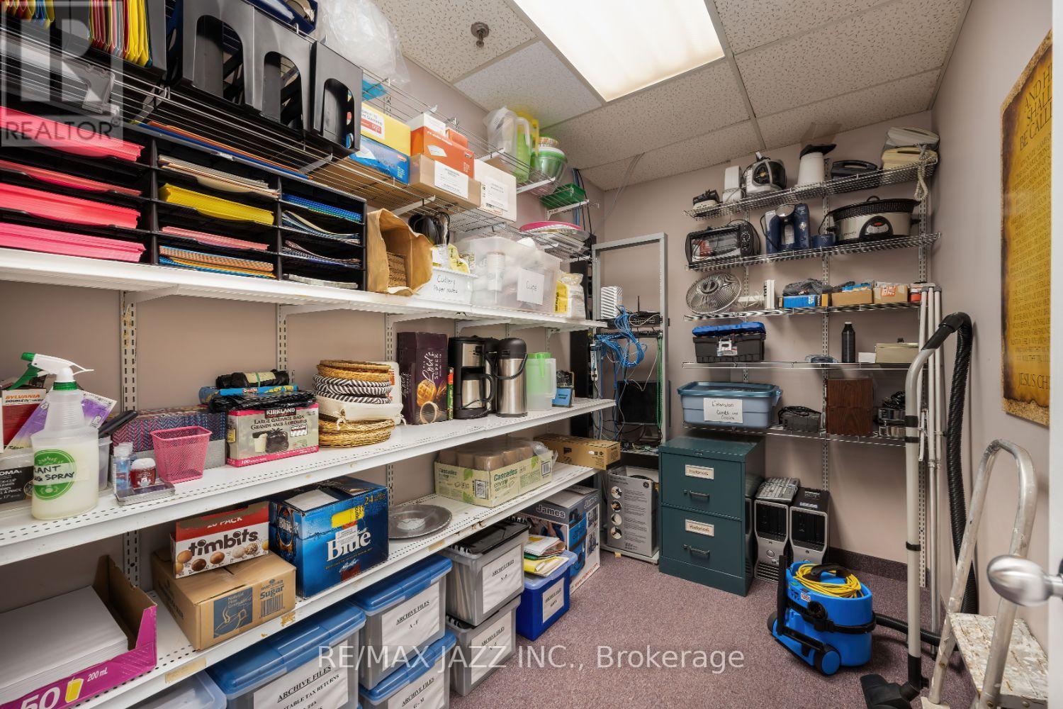 #18 -520 WESTNEY RD S, #18