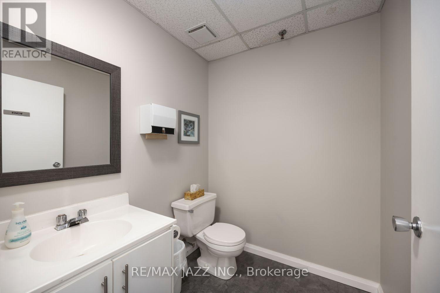 #18 -520 WESTNEY RD S, #18