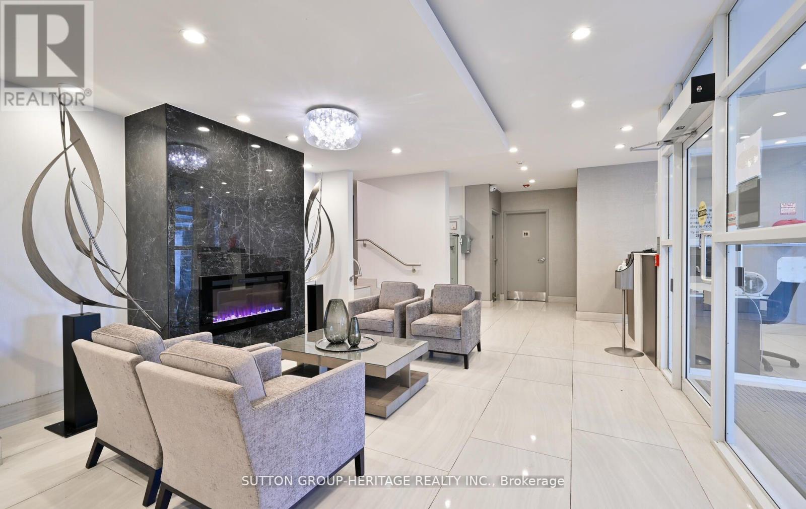 #901 -340 WATSON ST W, #901