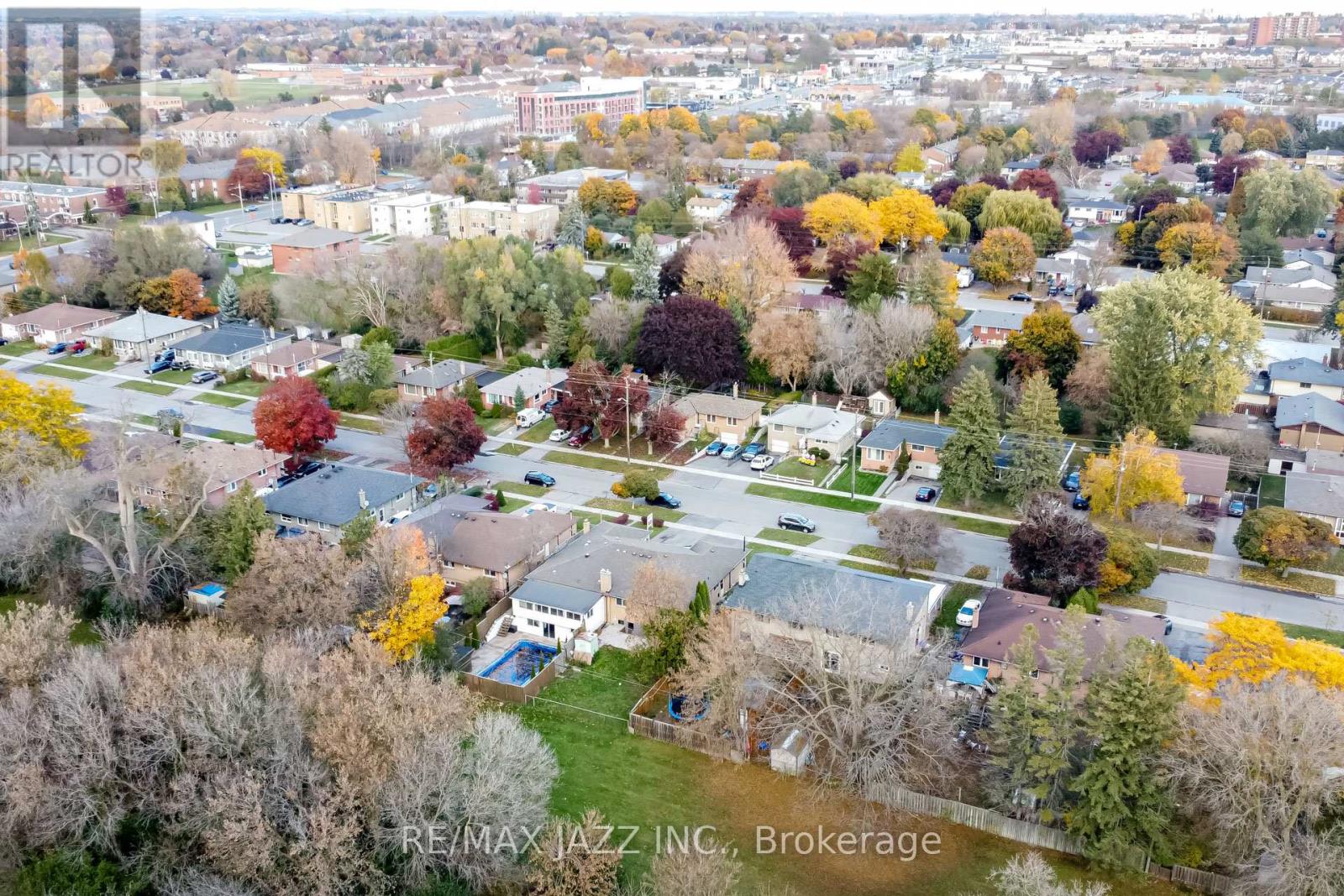 140 LUPIN DR