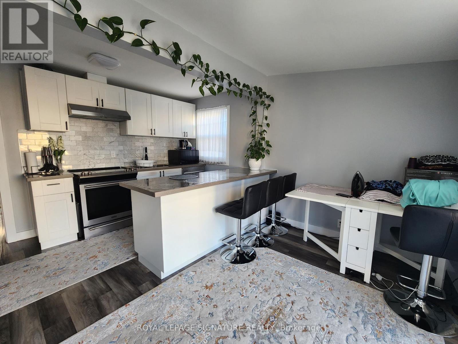 #UPPER -38 GLYNN RD, #Upper