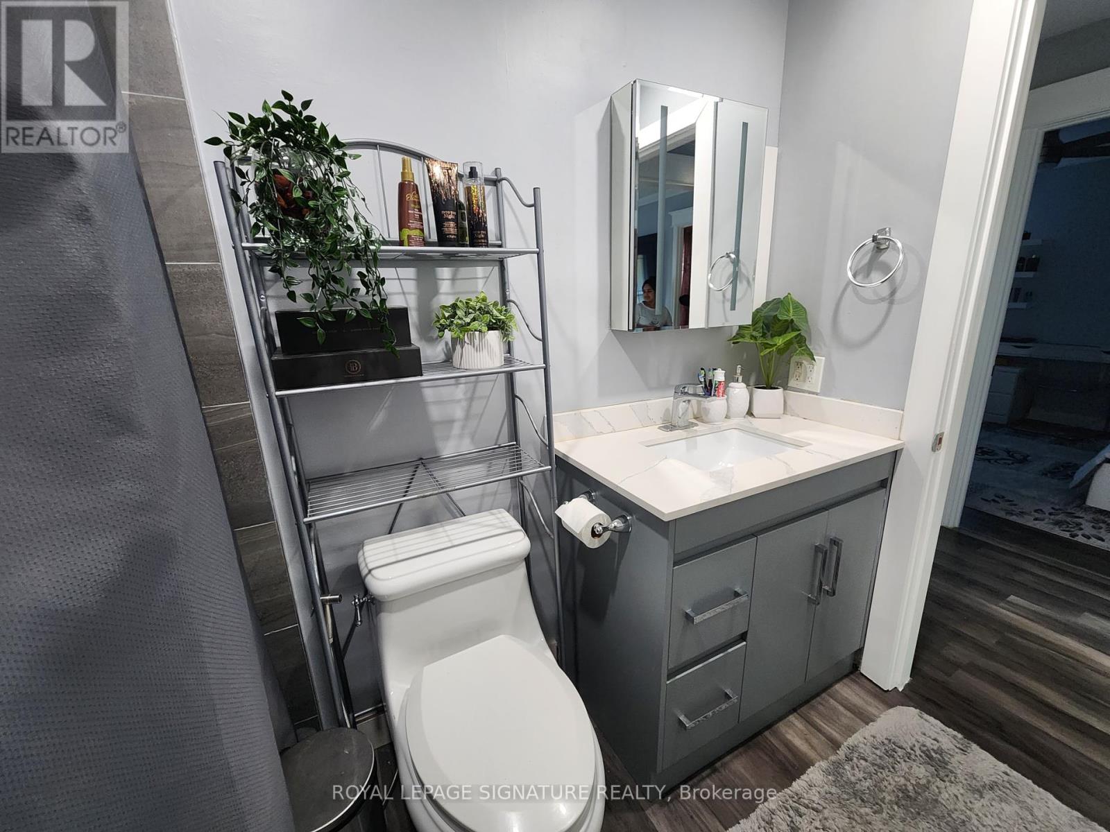 #UPPER -38 GLYNN RD, #Upper