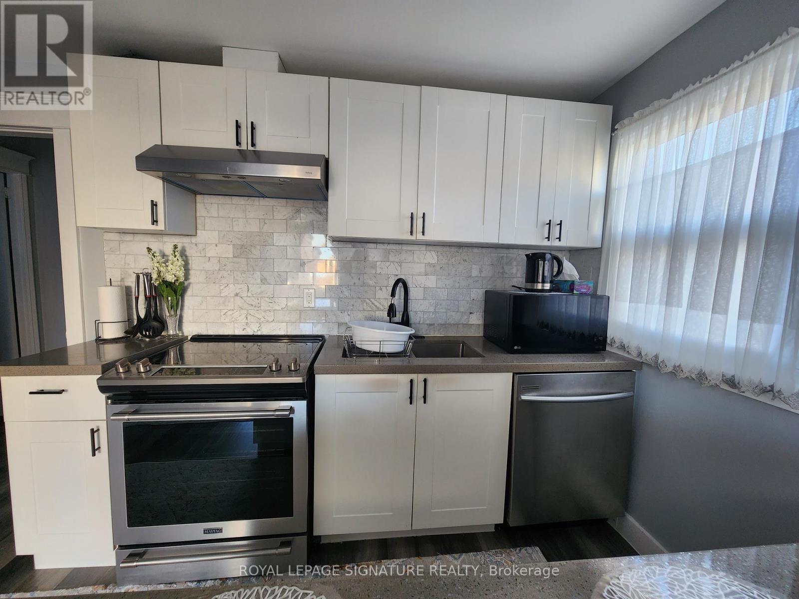 #UPPER -38 GLYNN RD, #Upper