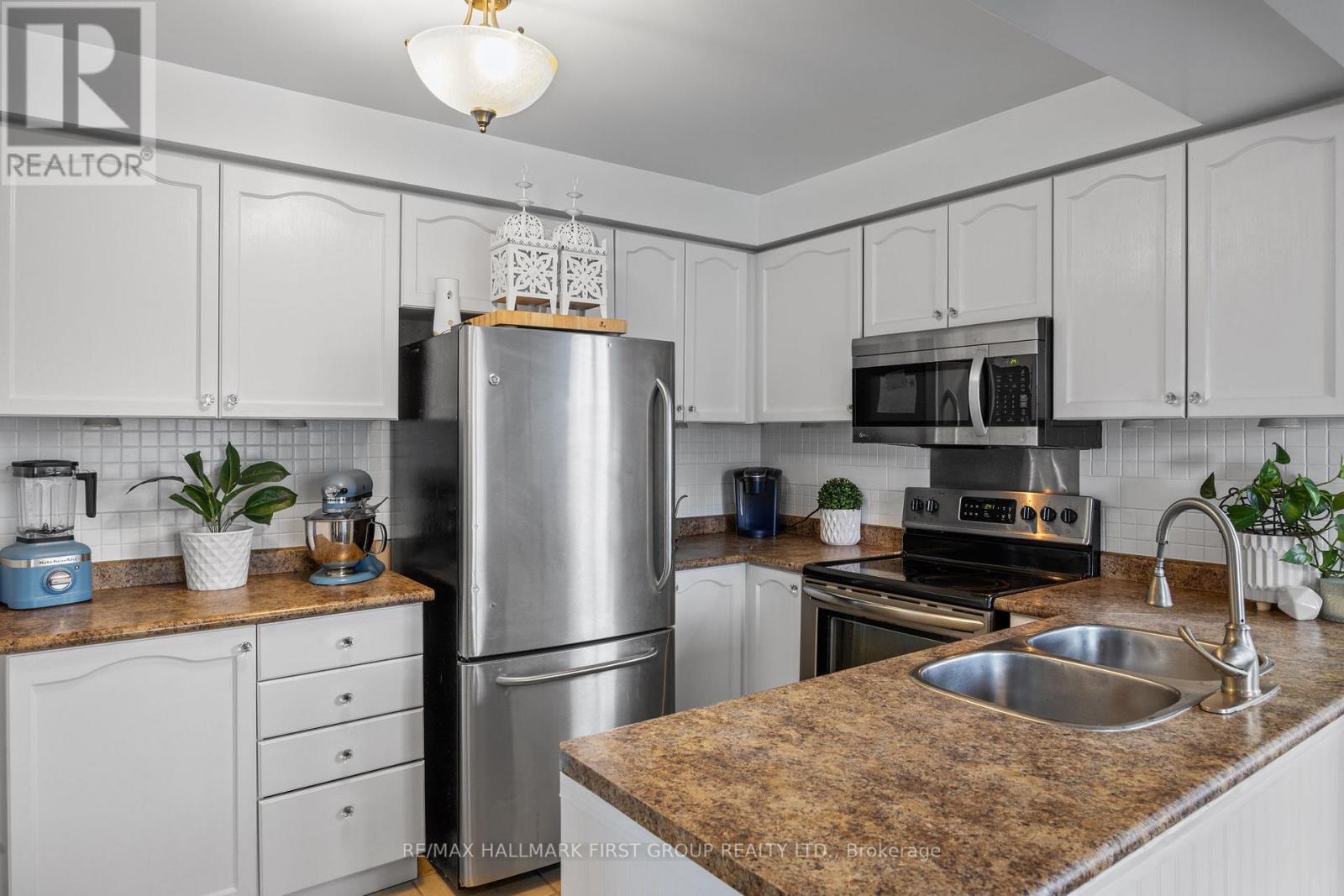 30 TREEN CRES