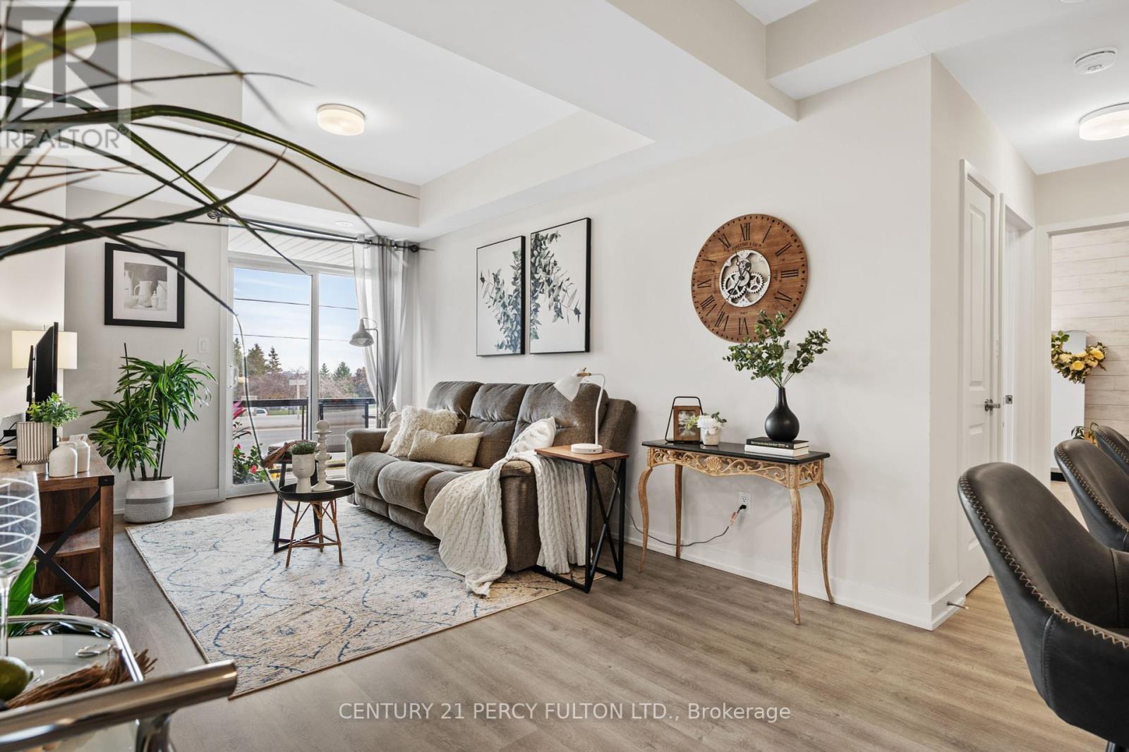 #207 -2550 CASTLEGATE CROSSING, #207
