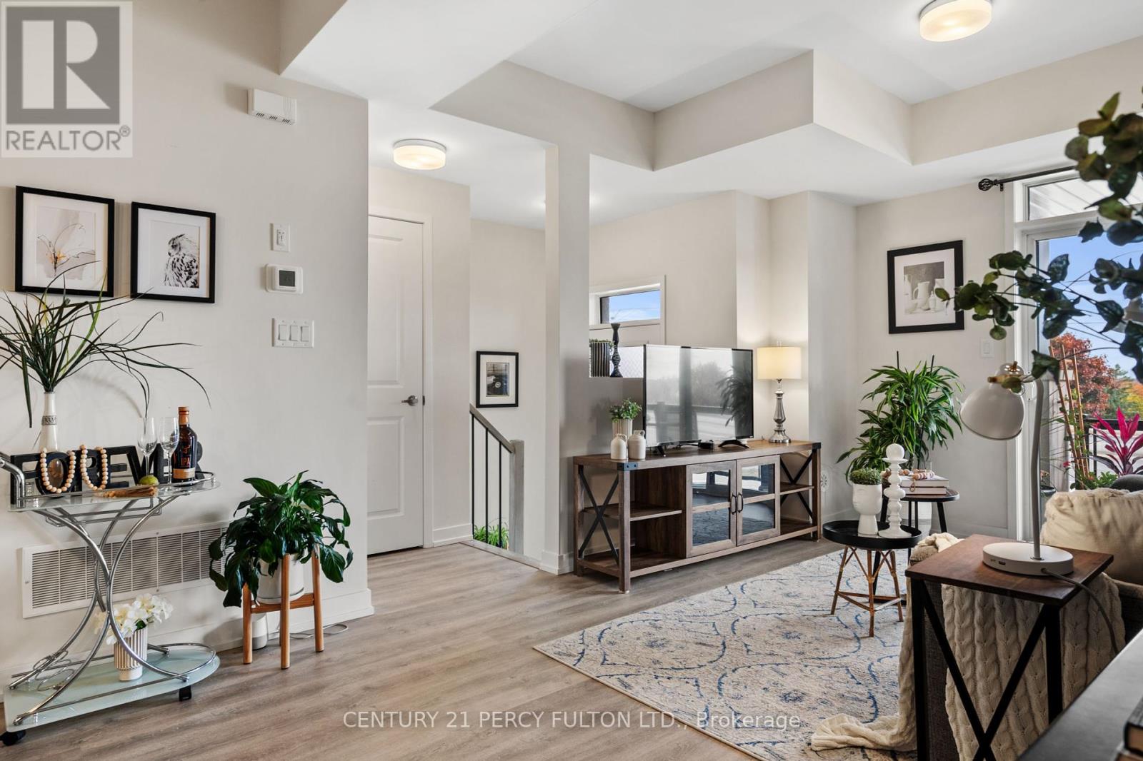 #207 -2550 CASTLEGATE CROSSING, #207