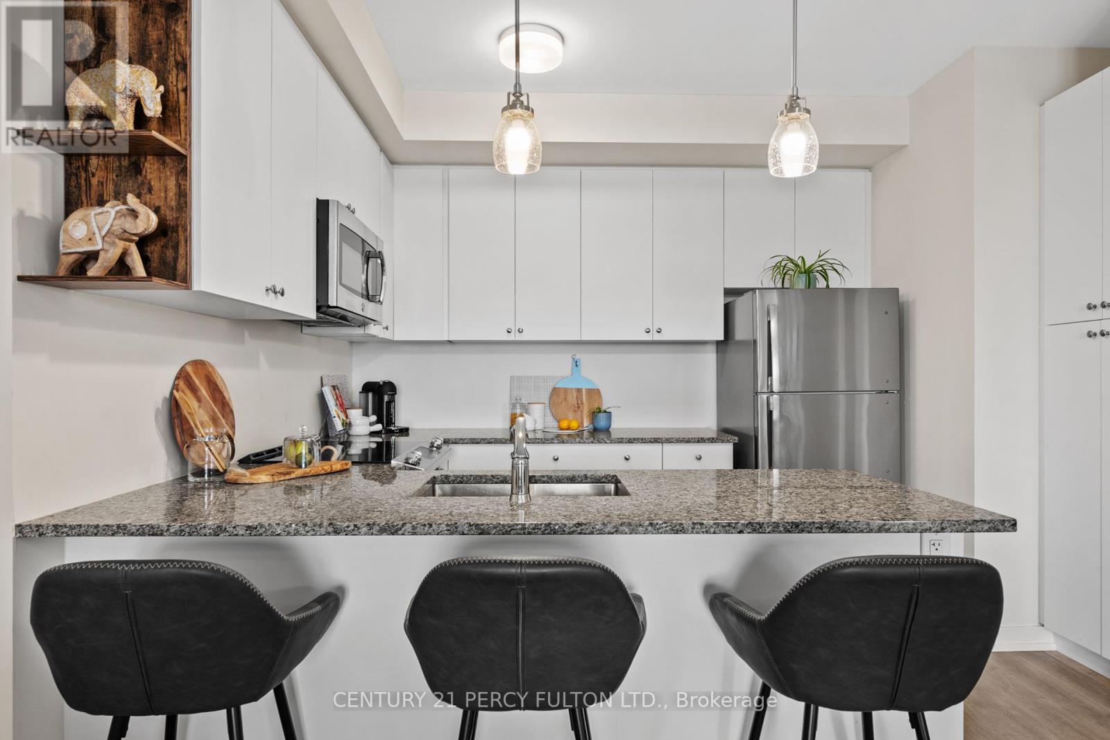 #207 -2550 CASTLEGATE CROSSING, #207