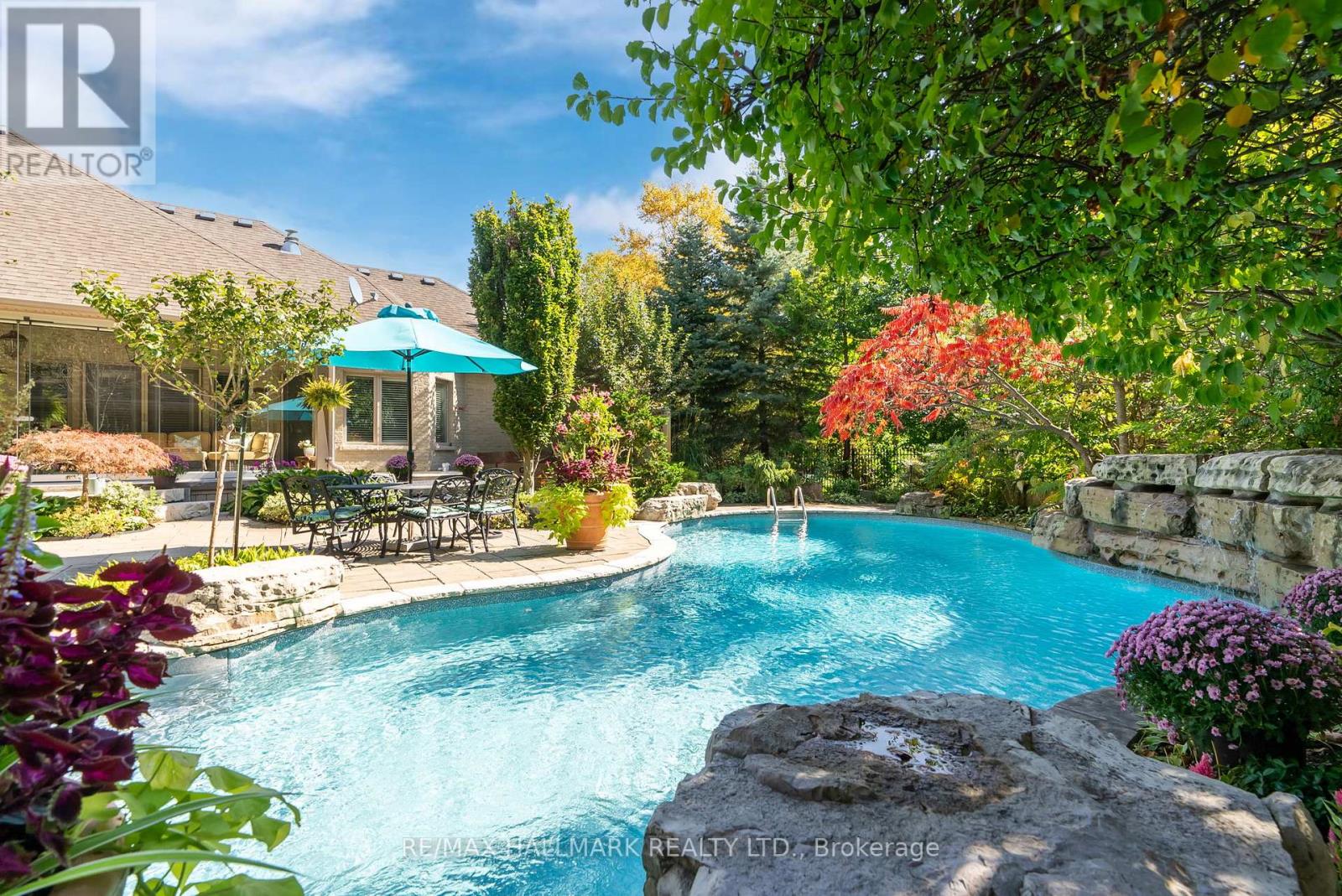 6 WILSON HOUSE DR