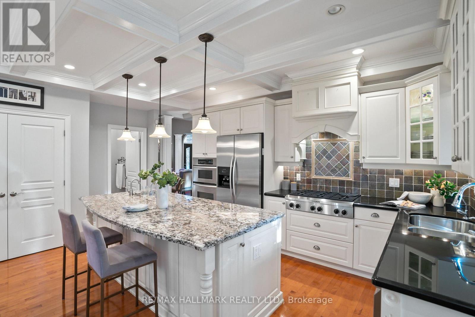 6 WILSON HOUSE DR