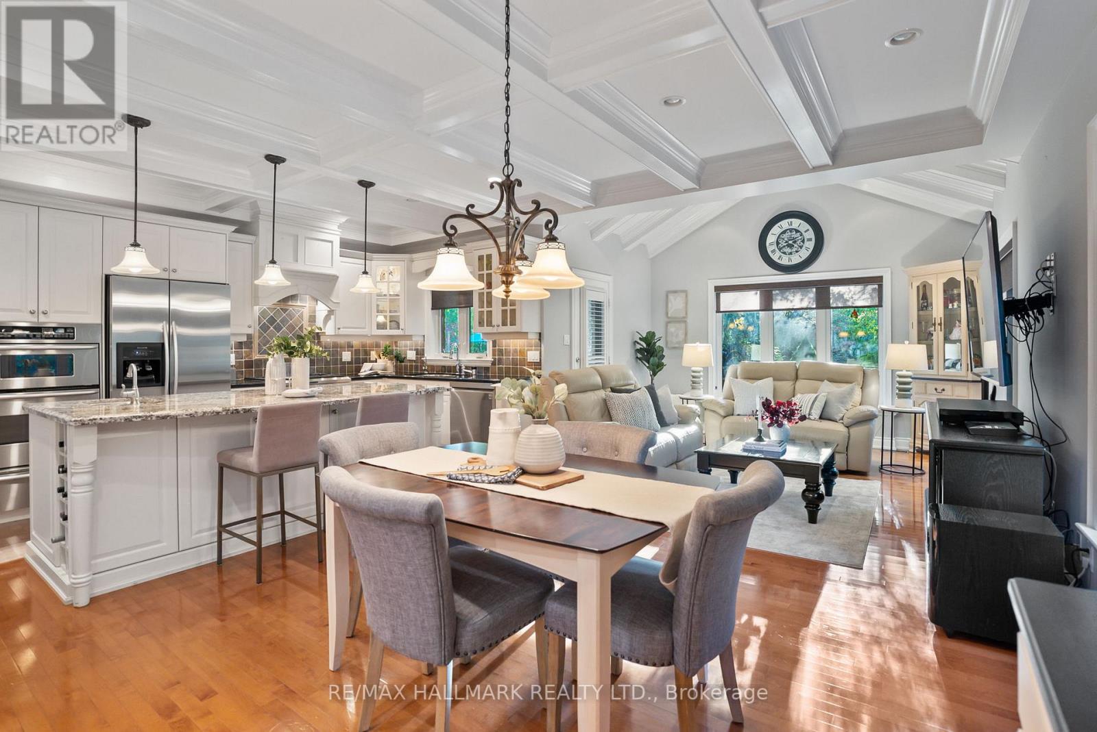 6 WILSON HOUSE DR
