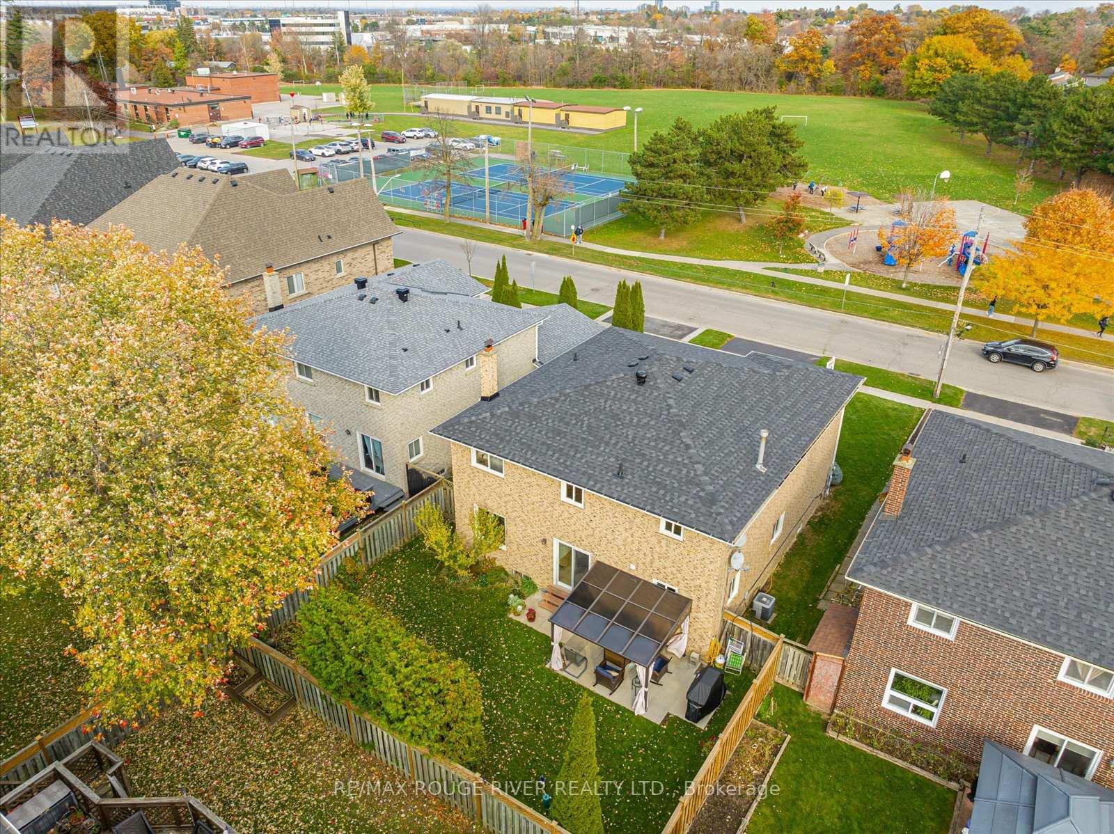 552 ROSEBANK RD