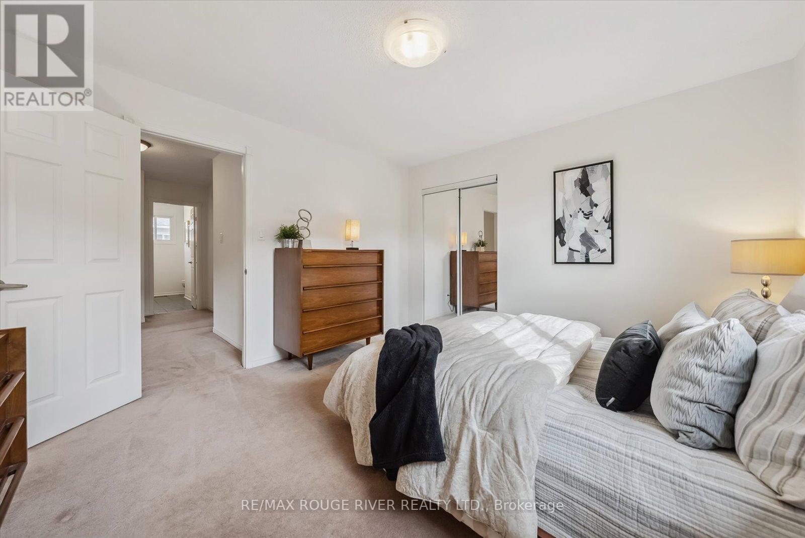 552 ROSEBANK RD
