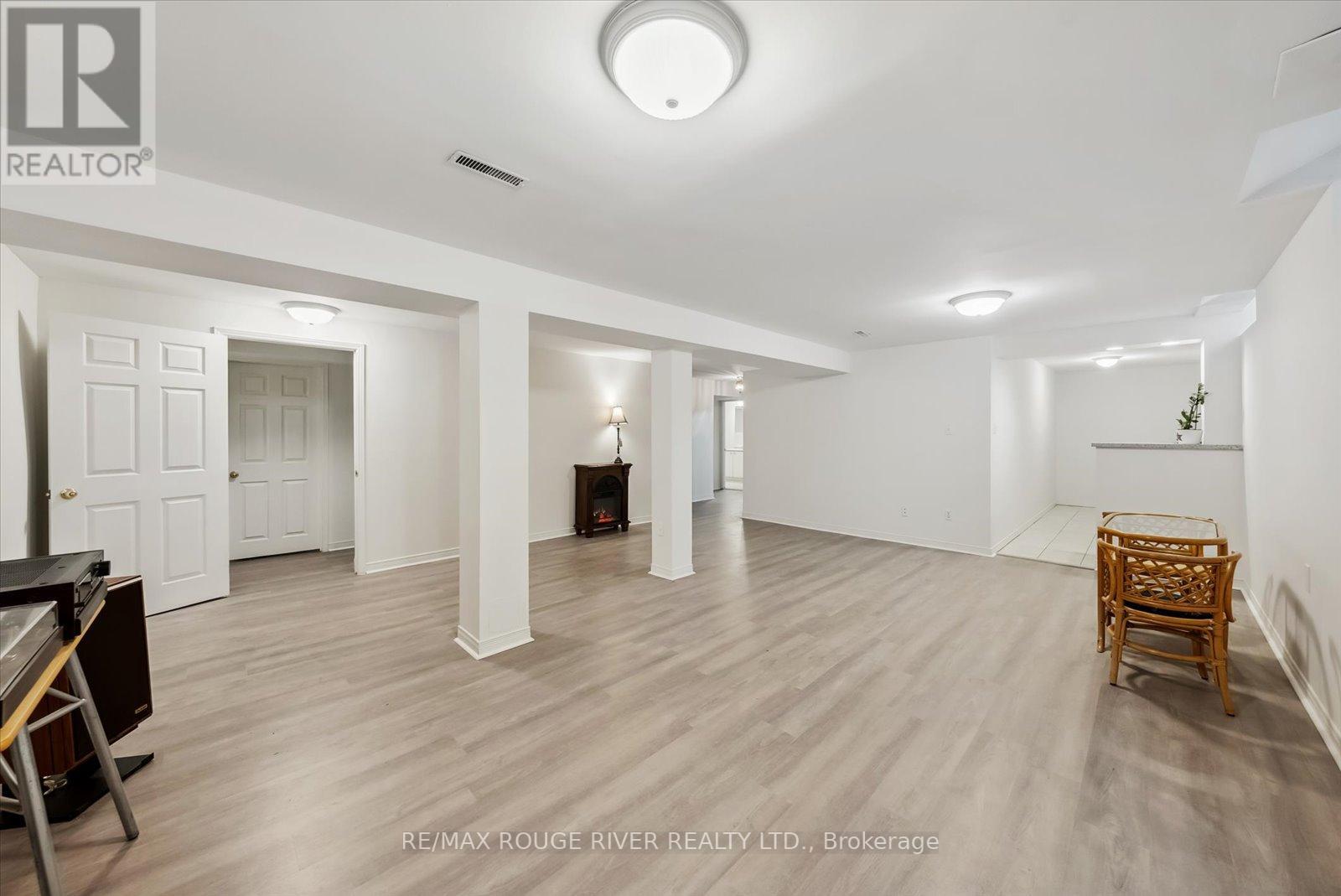 552 ROSEBANK RD