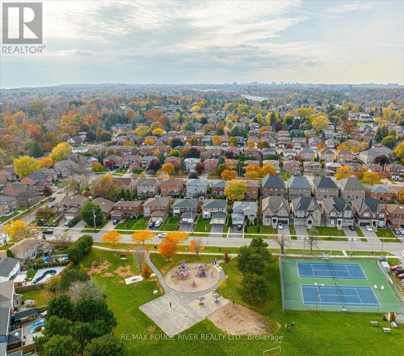 552 ROSEBANK RD