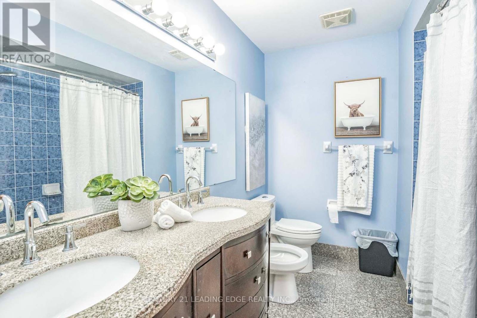 105 HOPKINSON CRES