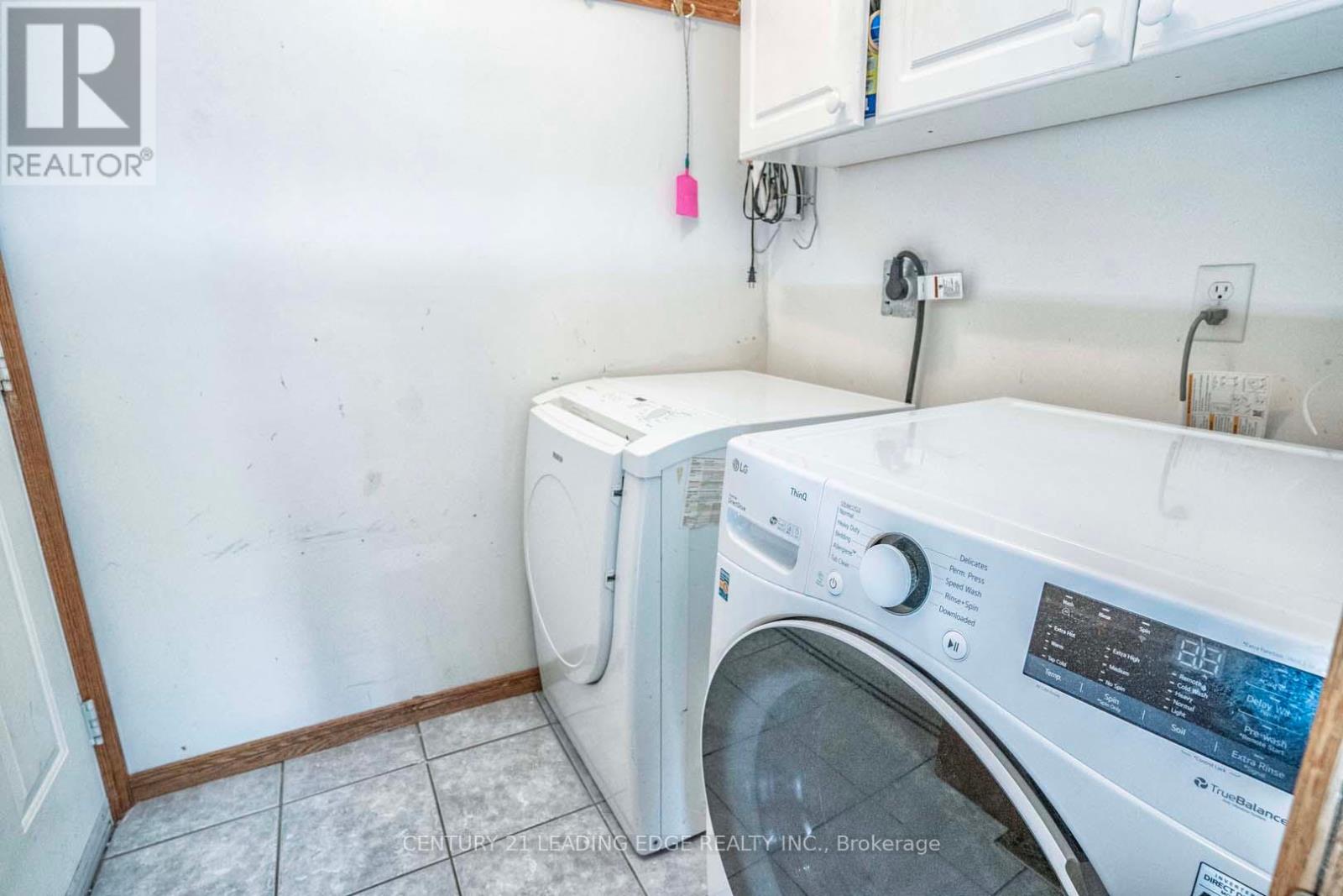105 HOPKINSON CRES