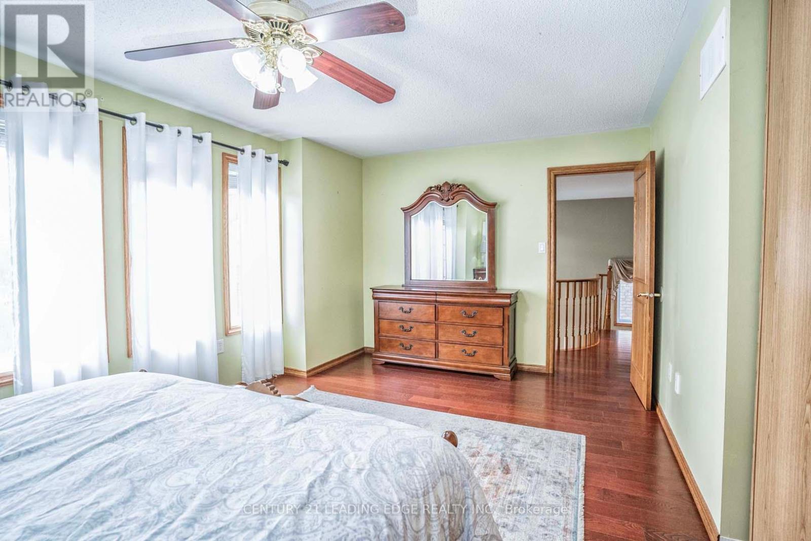 105 HOPKINSON CRES