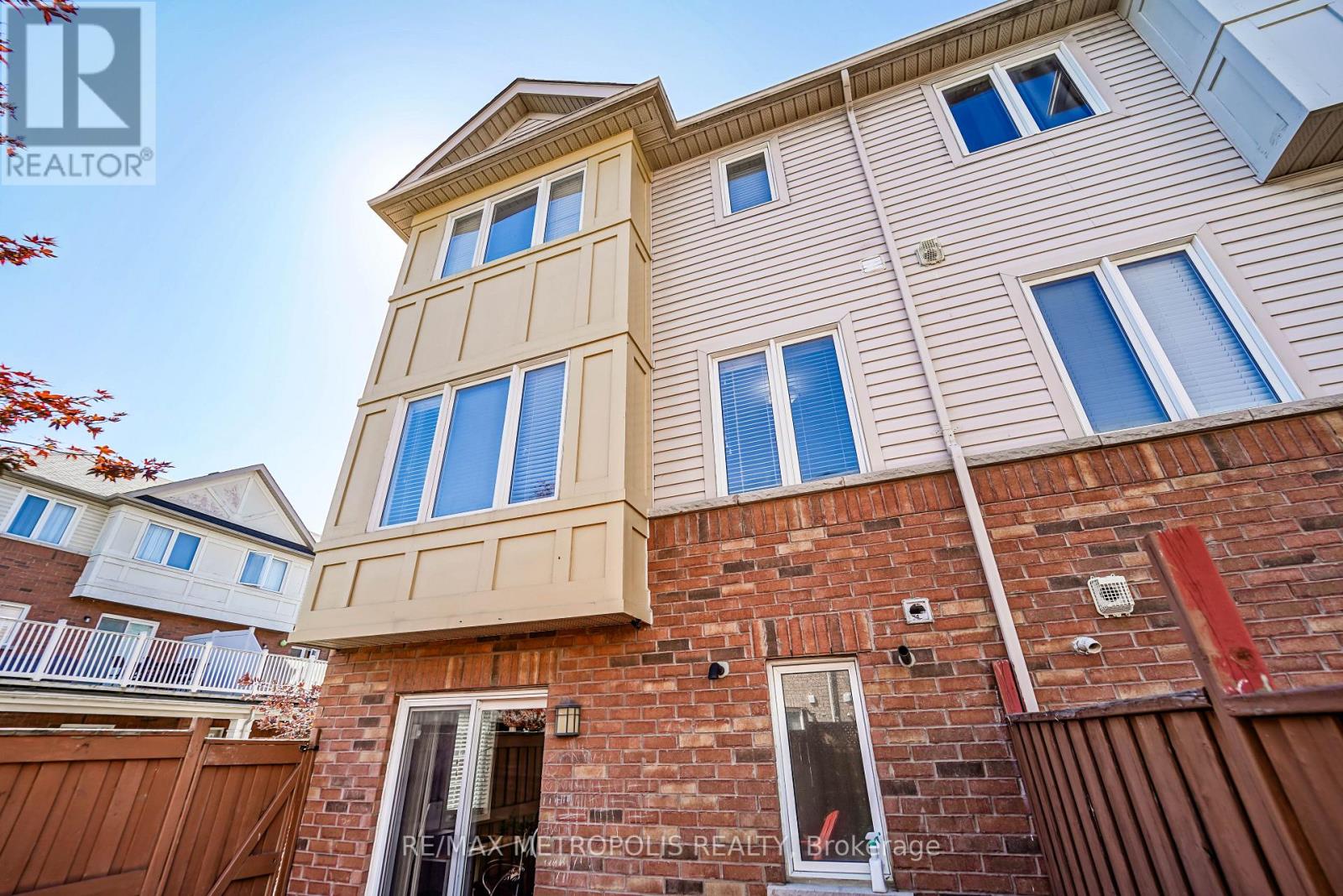#12 -1790 FINCH AVE