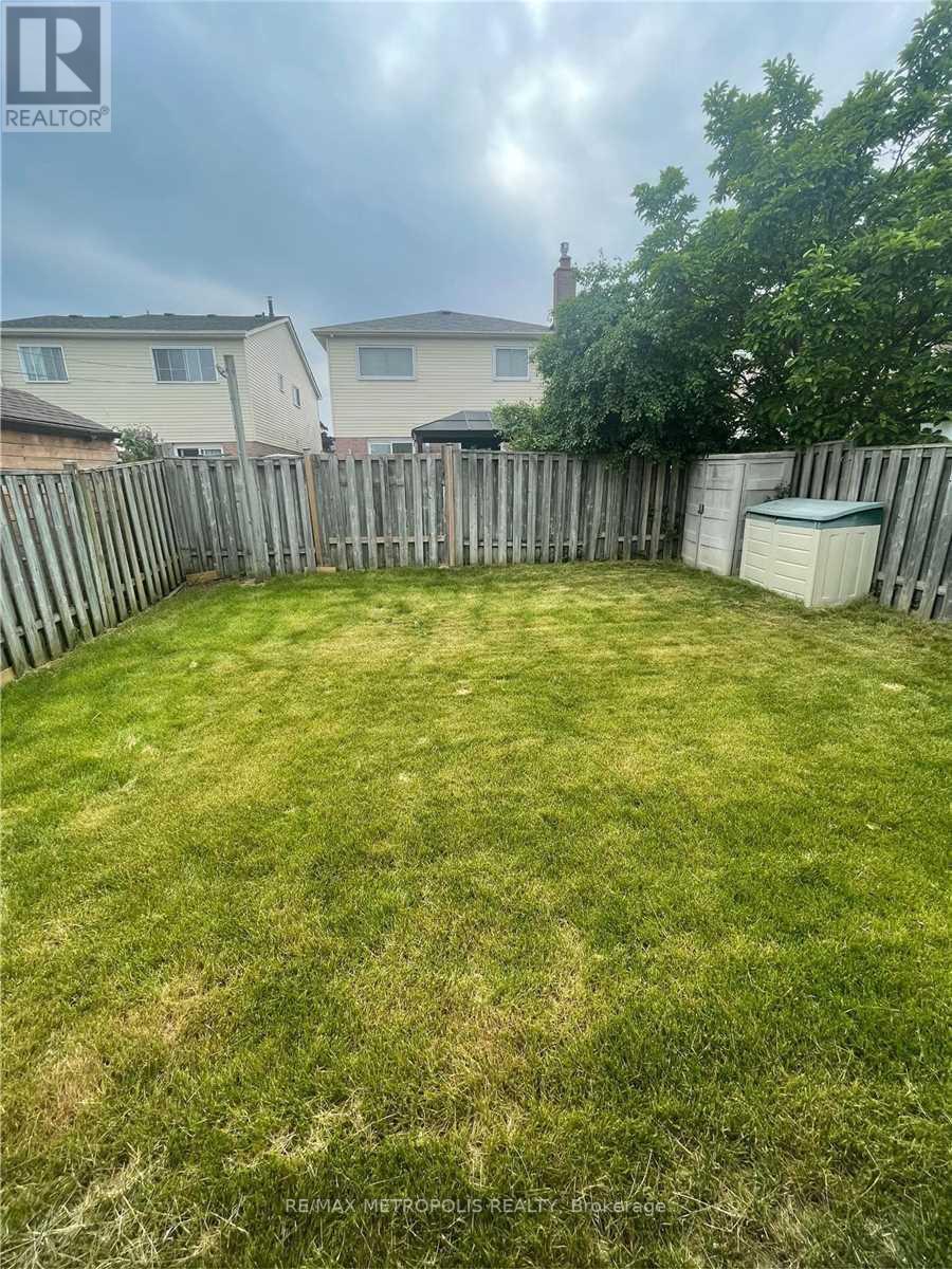 47 GILMOUR DR