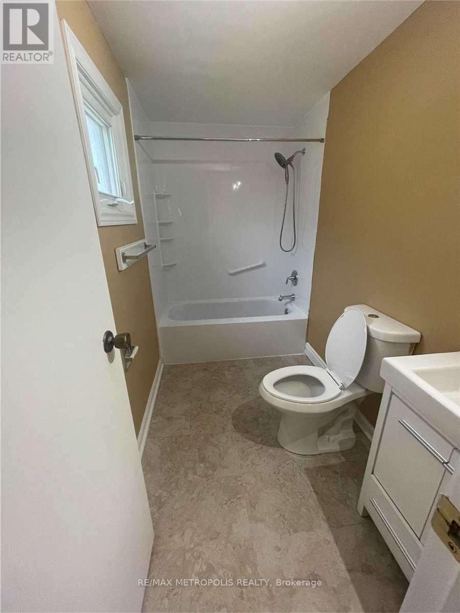 47 GILMOUR DR
