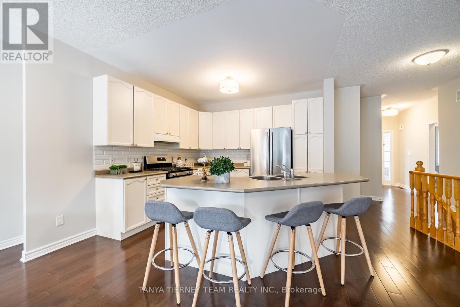 60 DARIUS HARNS DR