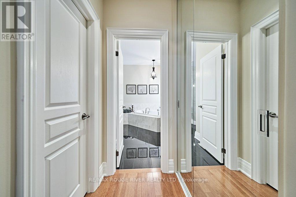 2326 SOUTHCOTT RD