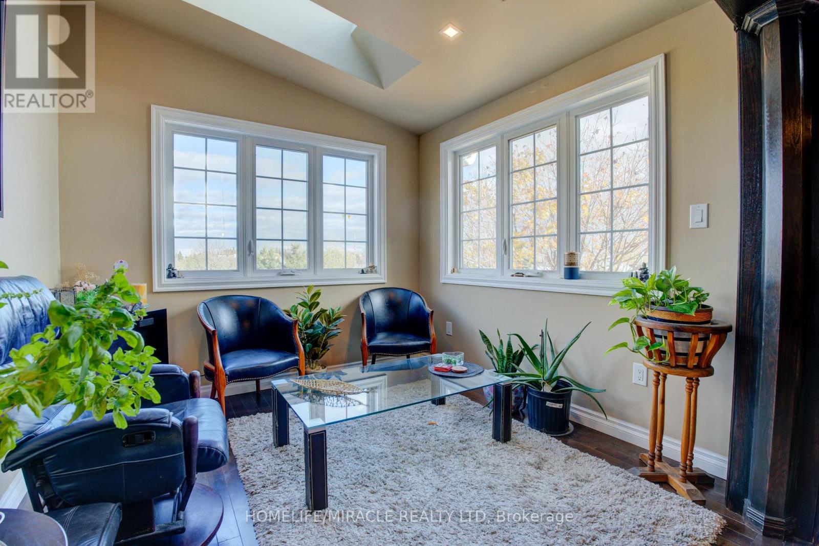 597 LIVERPOOL RD