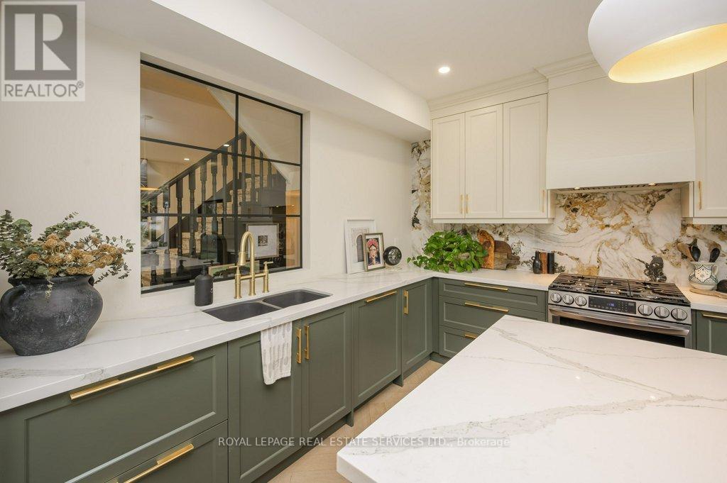 67 CHAREST PL