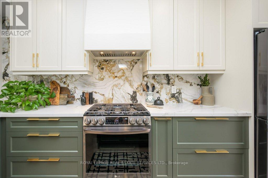 67 CHAREST PL