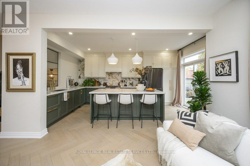 67 CHAREST PL