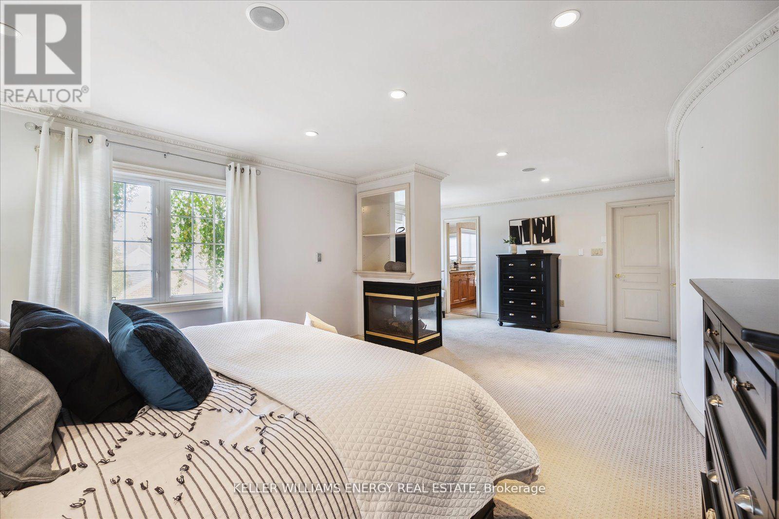 24 KNOX CRES