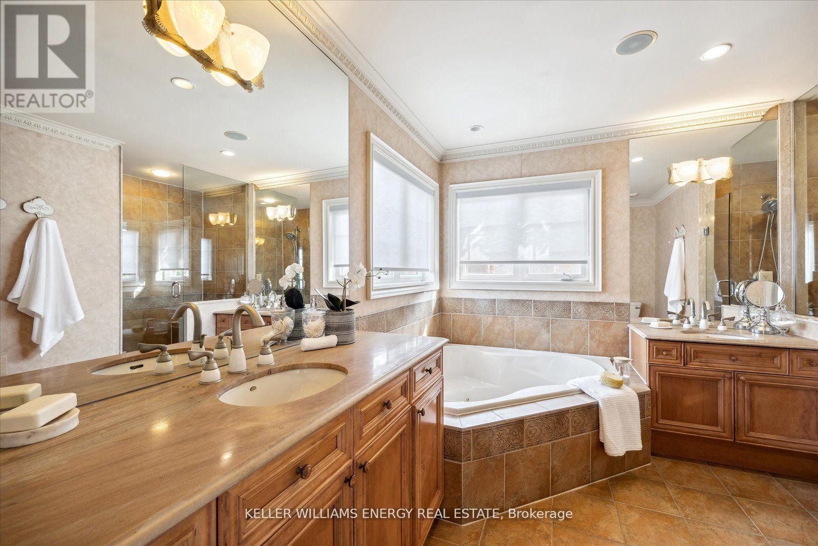 24 KNOX CRES