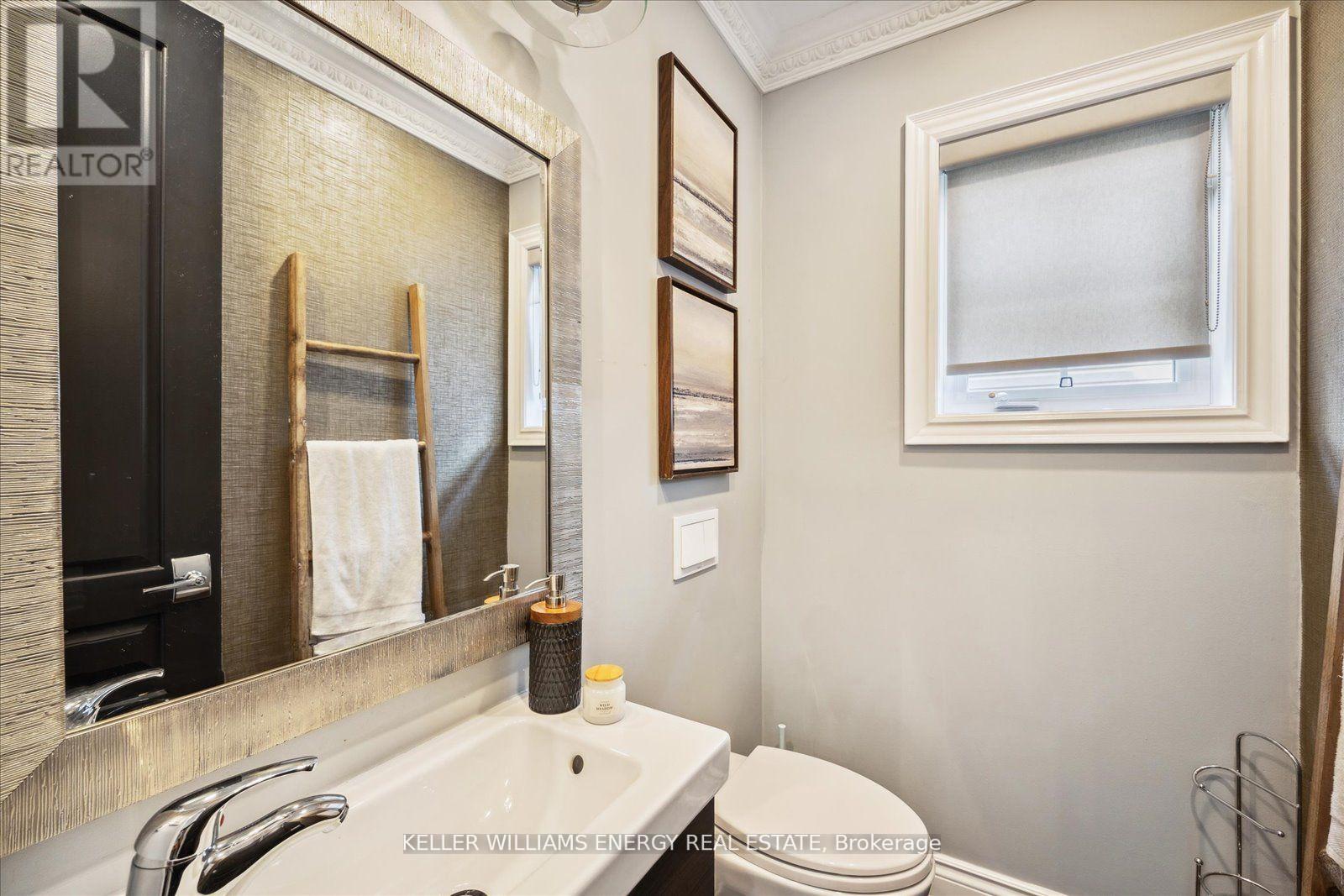 24 KNOX CRES