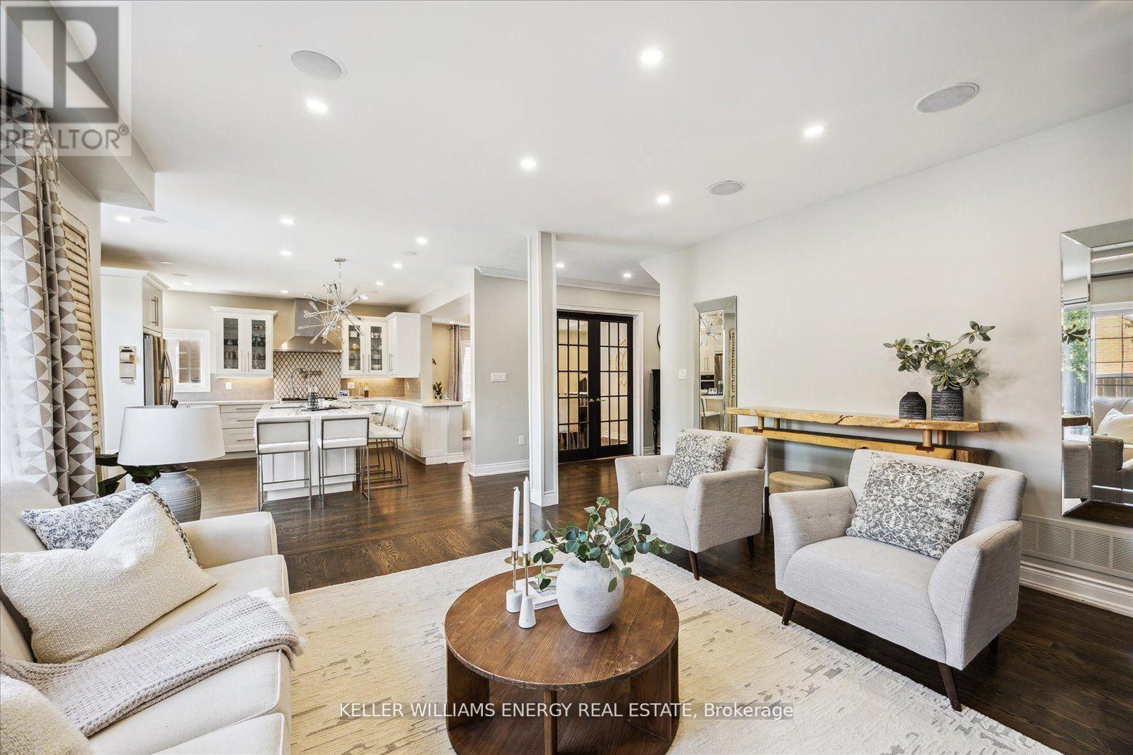 24 KNOX CRES