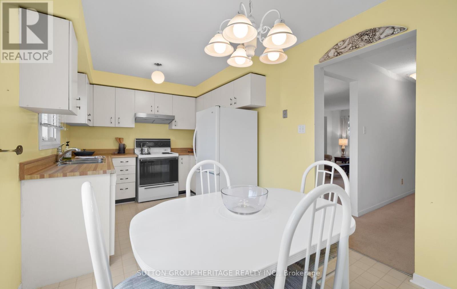 102 DUCATEL CRES