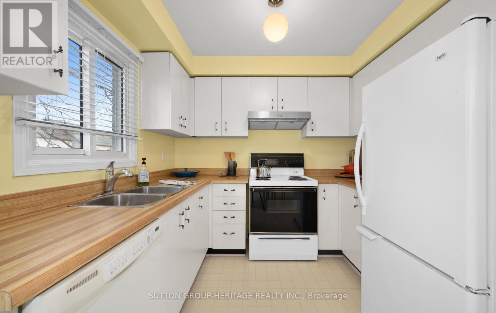 102 DUCATEL CRES