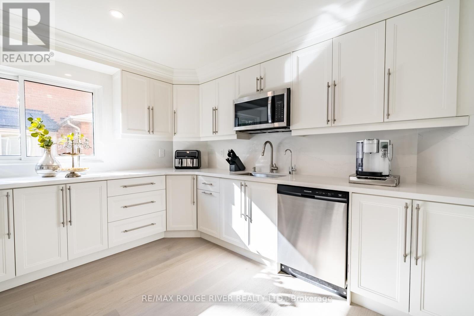 15 CHILTERN PL