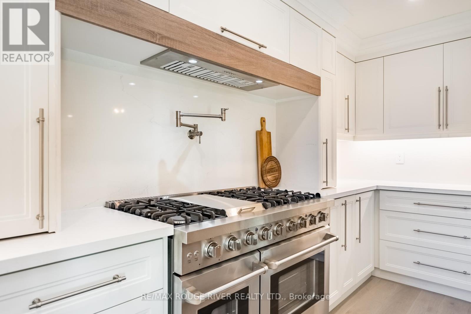 15 CHILTERN PL