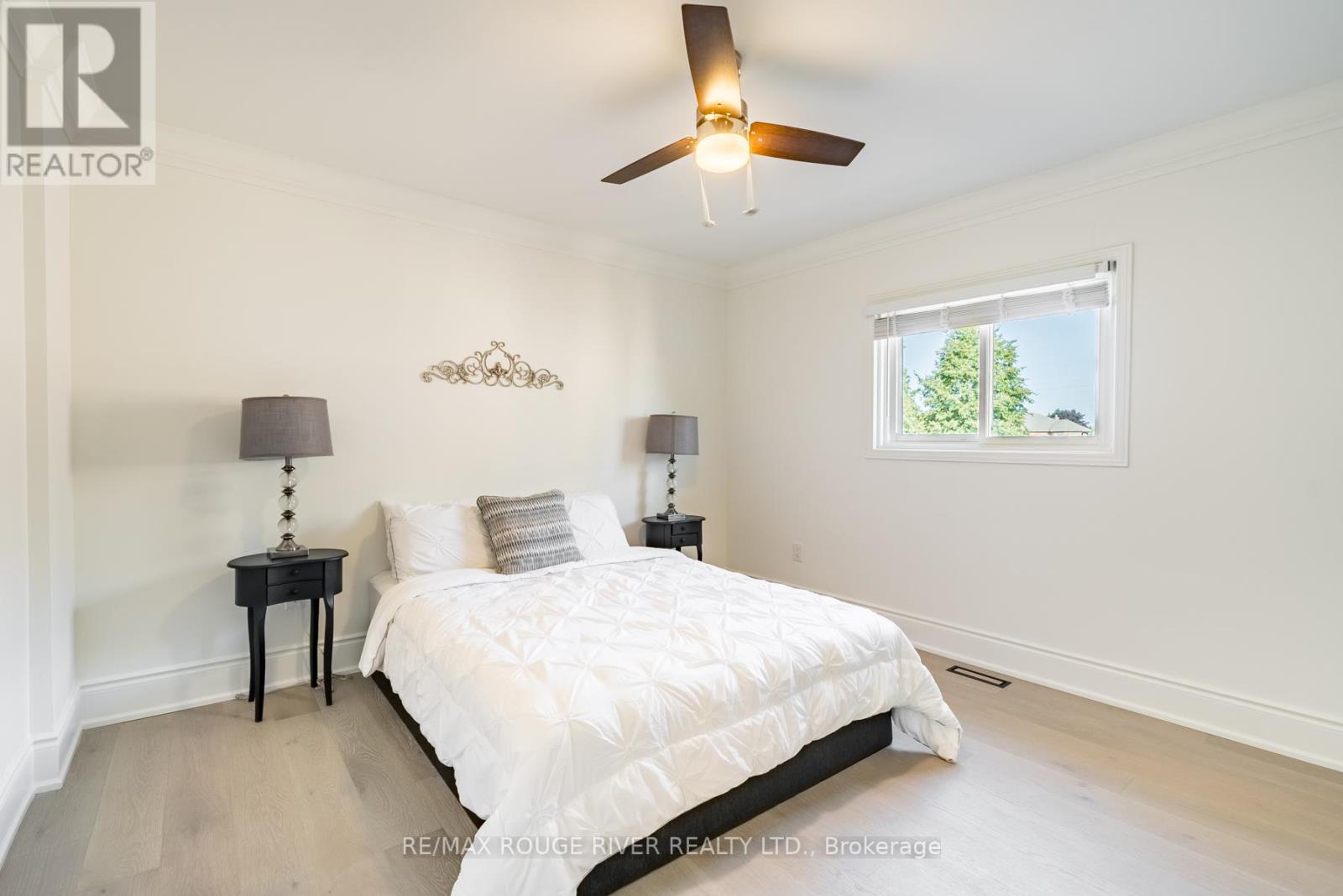 15 CHILTERN PL