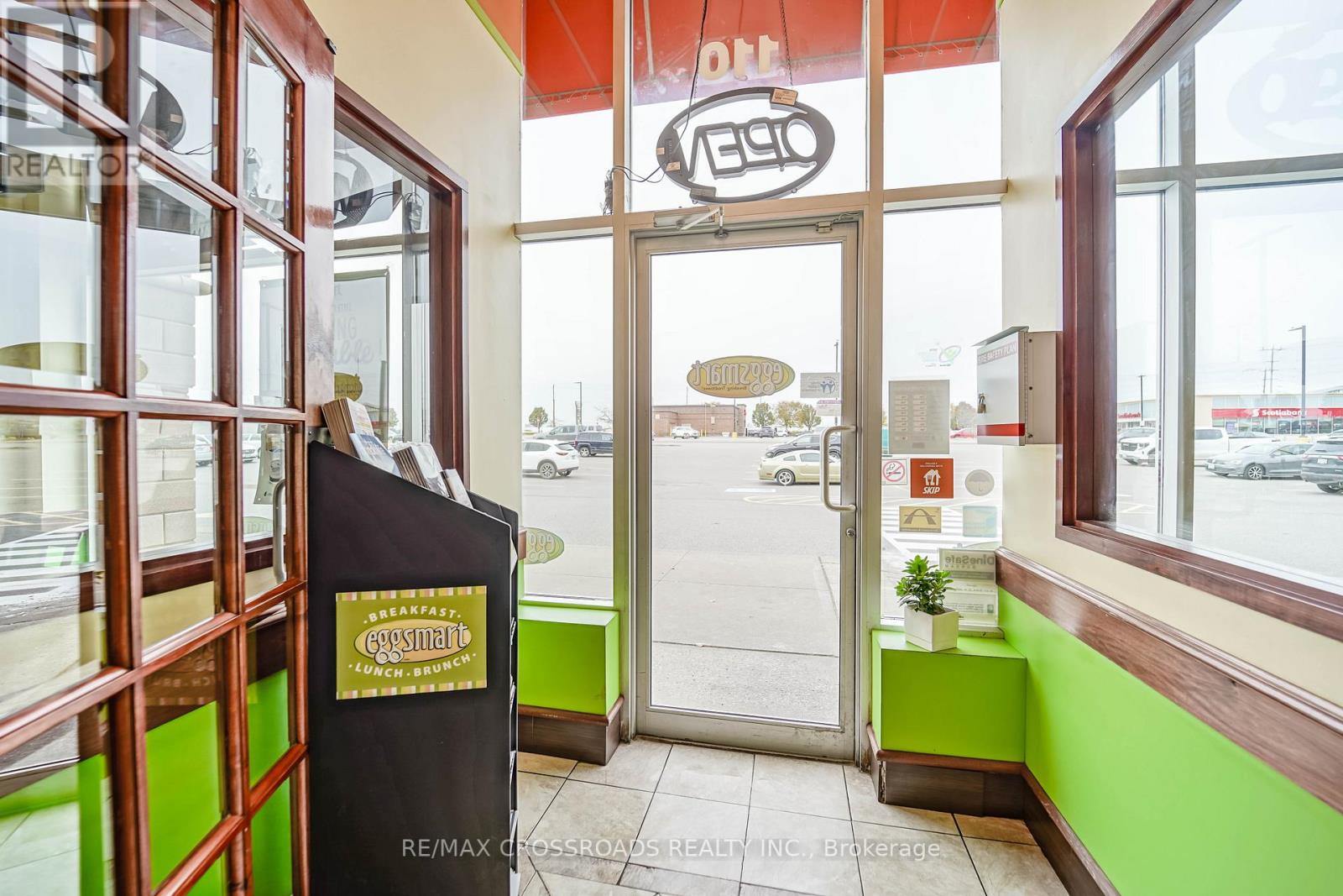 #SUITE 8 -617 VICTORIA ST W, #Suite 8