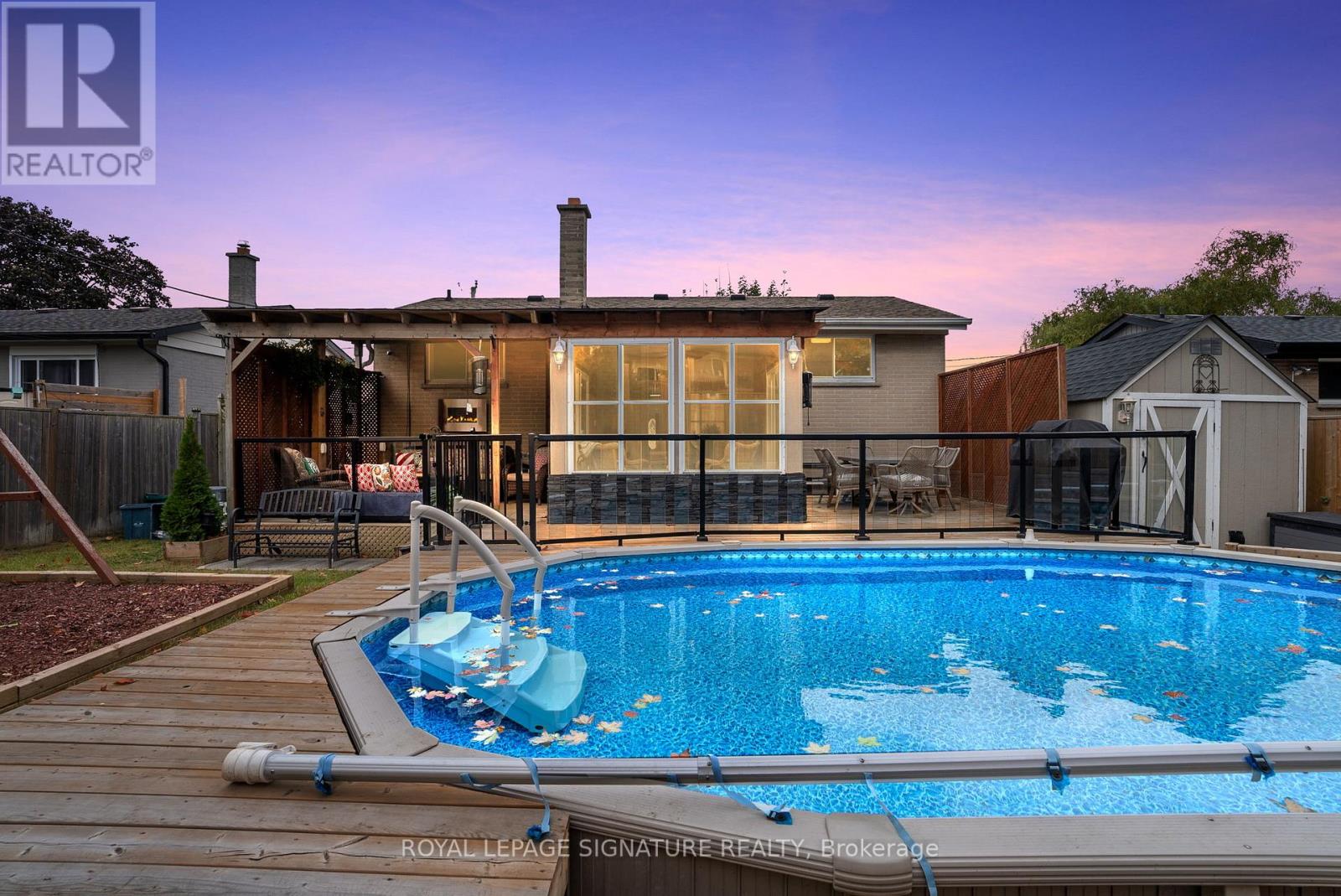 920 GREENWOOD CRES